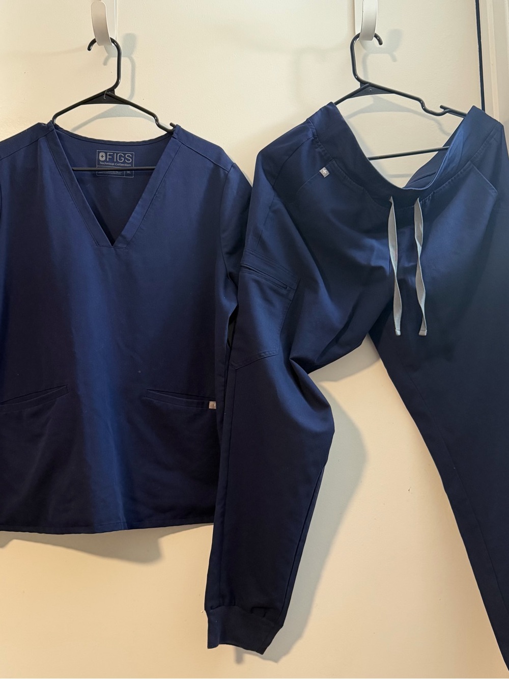 FIGS Women's Navy V-Neck Scrub Top & Straight Pant Set